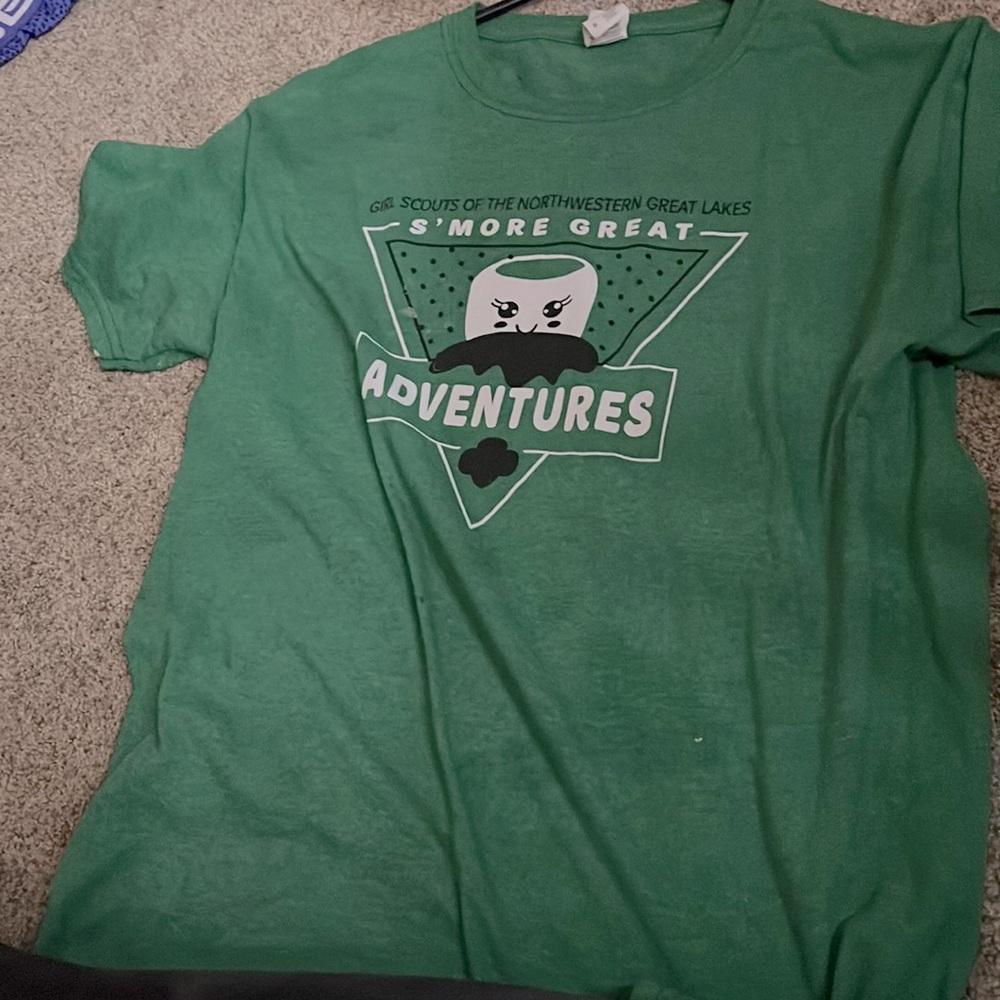 I am selling this green shirt